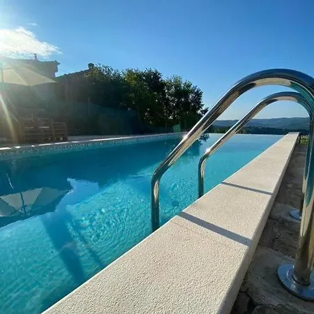 Kuca Zanetta Sa Bazenom Vila Buzet